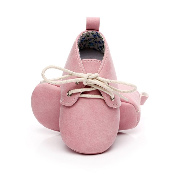 ❣️5 for $25 💕 Girls pink lace up soft sole baby oxfords - Picture 3 of 8